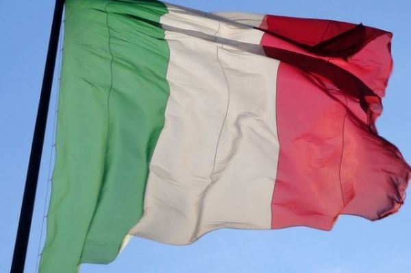 Россию просят снять ограничения на ввоз пармезана из Италии