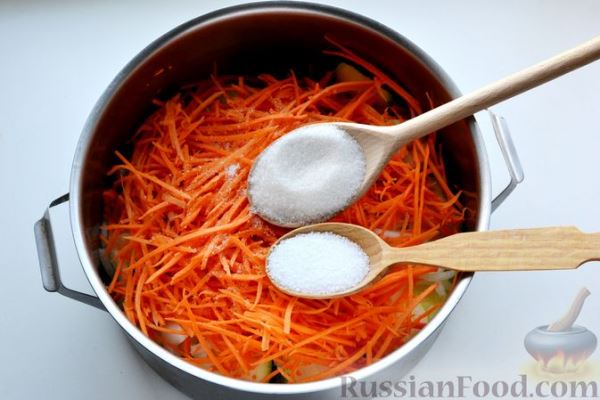 Салат из кабачков с морковью и кетчупом (на зиму)