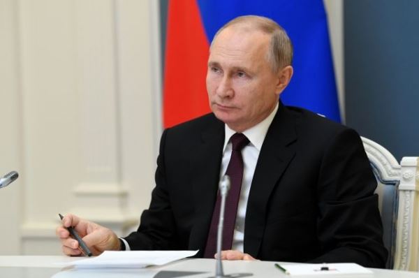 Путин рассказал о смерти в Латвии от коронавируса «бывшего коллеги»